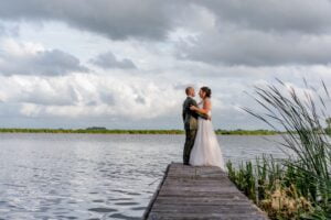 Review English wedding ceremony in the Netherlands conducted by independent wedding officiant Esther Aalberts-Kalma from Trouw met Liefde. 