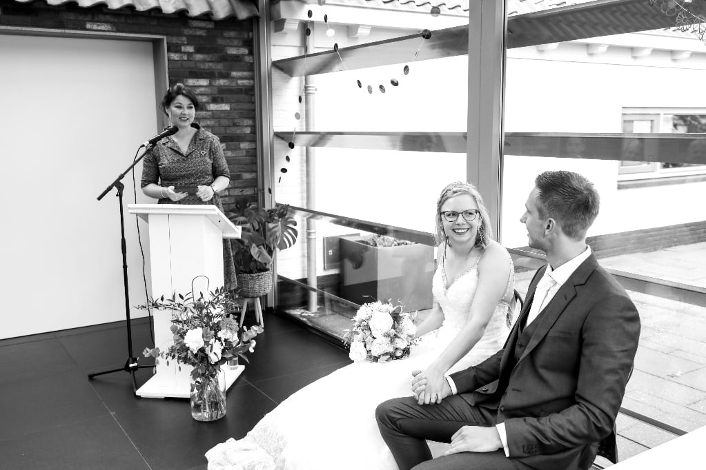 Bruiloft bij de Pollepleats in Westhem; intiem, liefdevol en luchtig trouwen