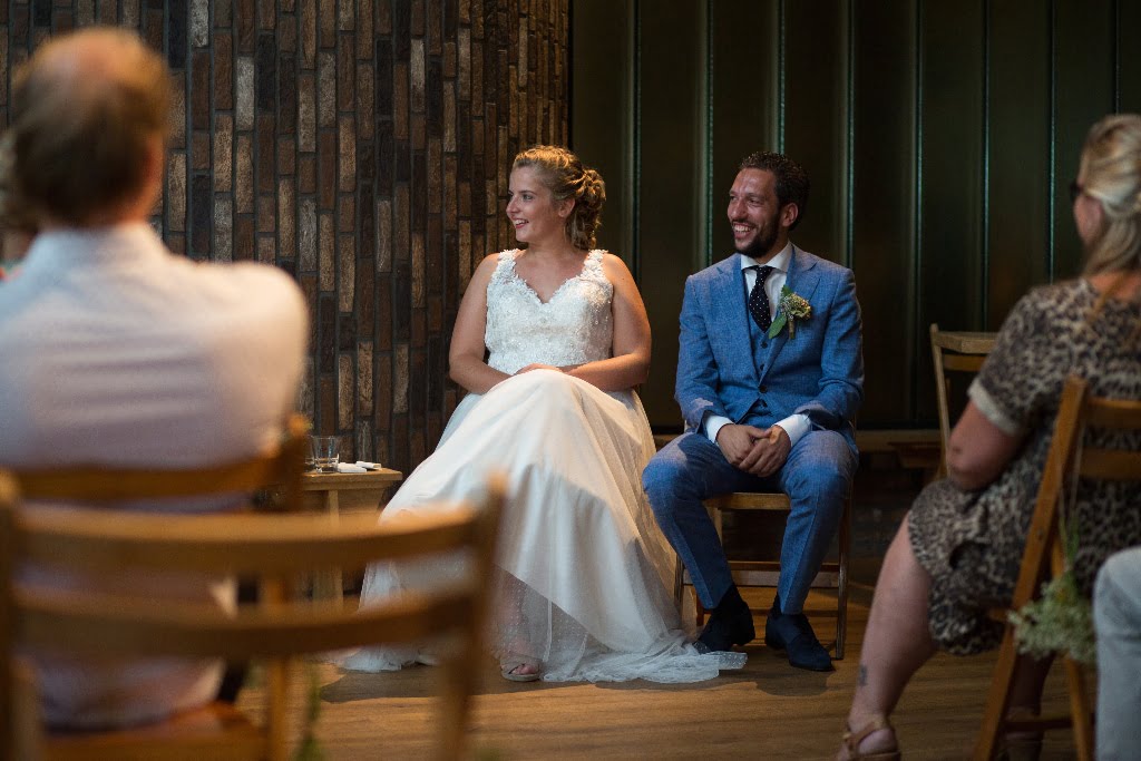 We hebben intens genoten van de ceremonie bij de Pollepleats en hadden niet verwacht dat trouwen zo mooi kon zijn! | Westhem | Friesland